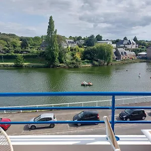 https://appartement-vue-tang-et-port-proche-front-de-mer.inbrittany.com
